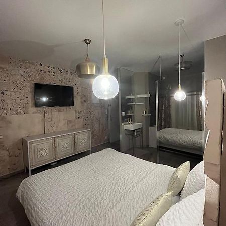 Love Room Mille Et Une Nuits 나르본 외부 사진